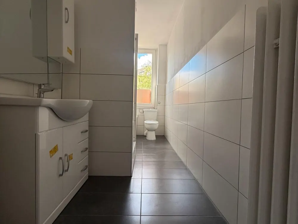 WG Wohnung / gründlich modernisierte 3Zi. Wohnung
