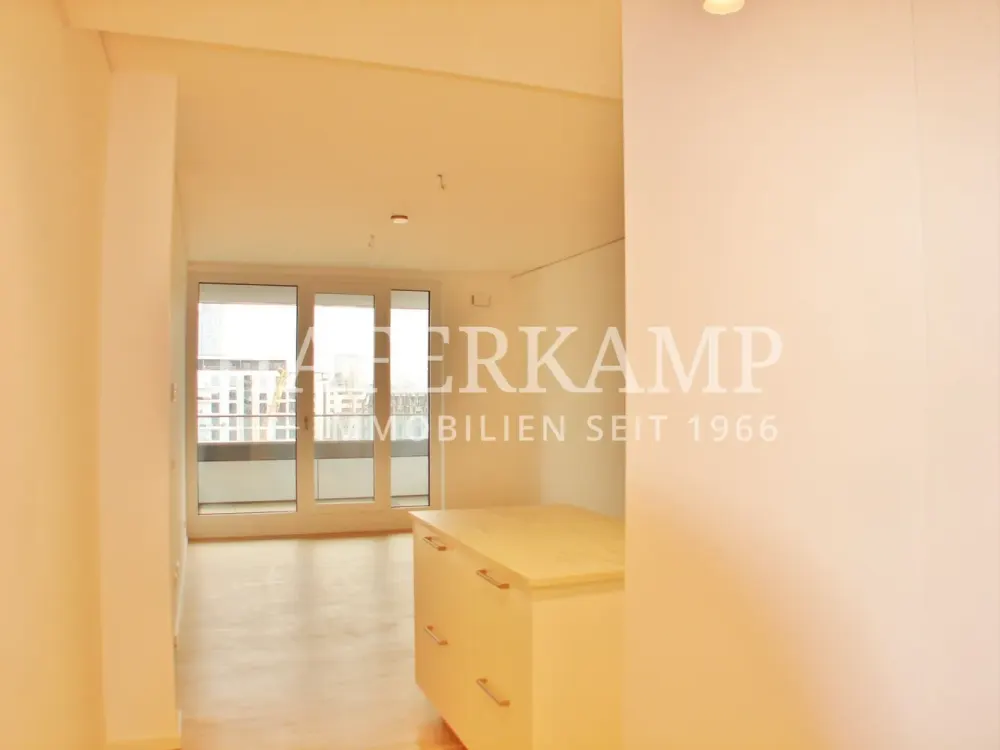 Modern 2-Room Apartment with Balcony and Fitted Kitchen in Frankfurt am Main