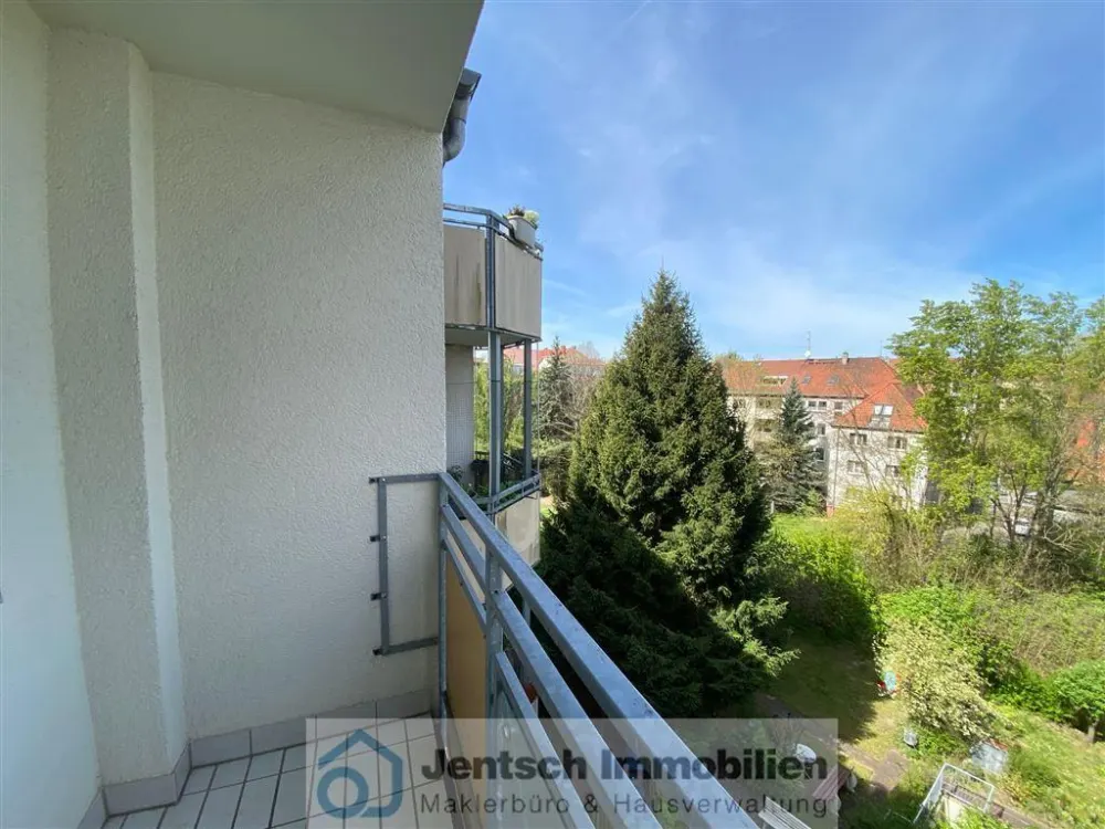 schöne 2-Raum Wohnung mit 2 Balkonen im Osten Leipzigs zu vermieten