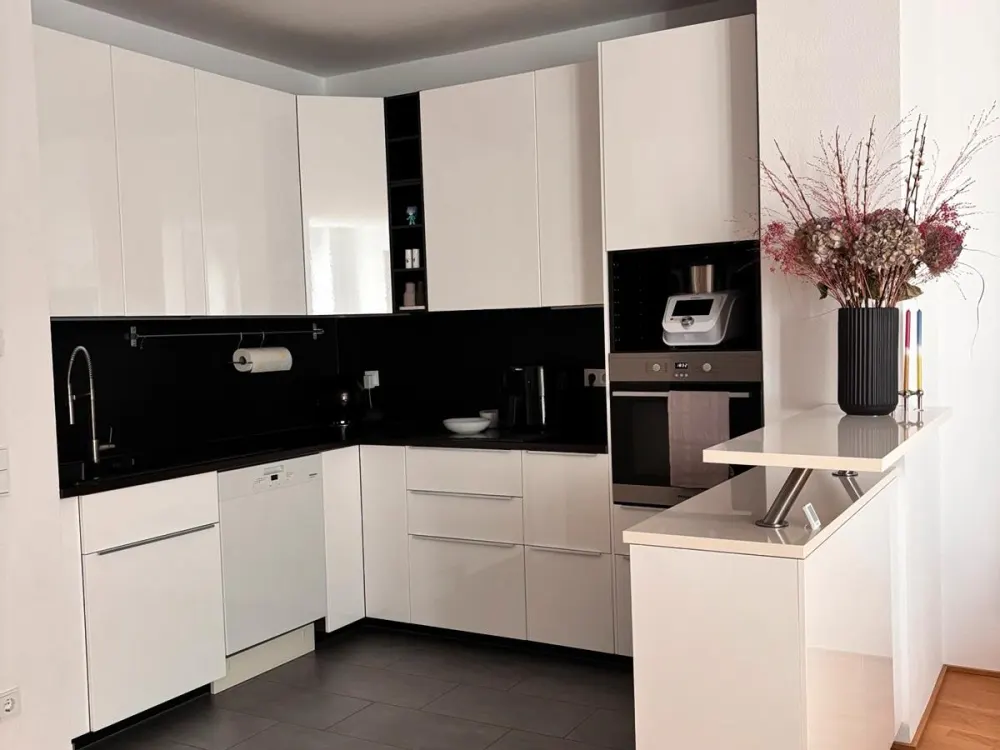 Lichtdurchflutete Penthousewohnung mit sonniger Dachterasse
