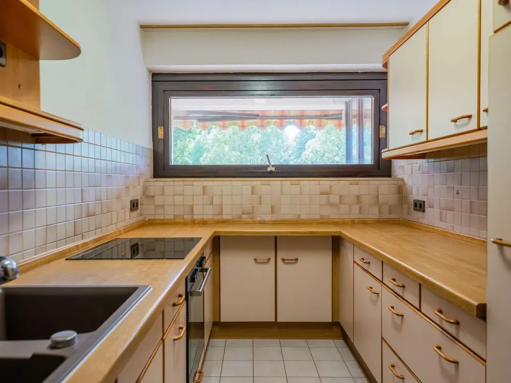 Three-Room Apartment with Elevator and Balcony in Wernau