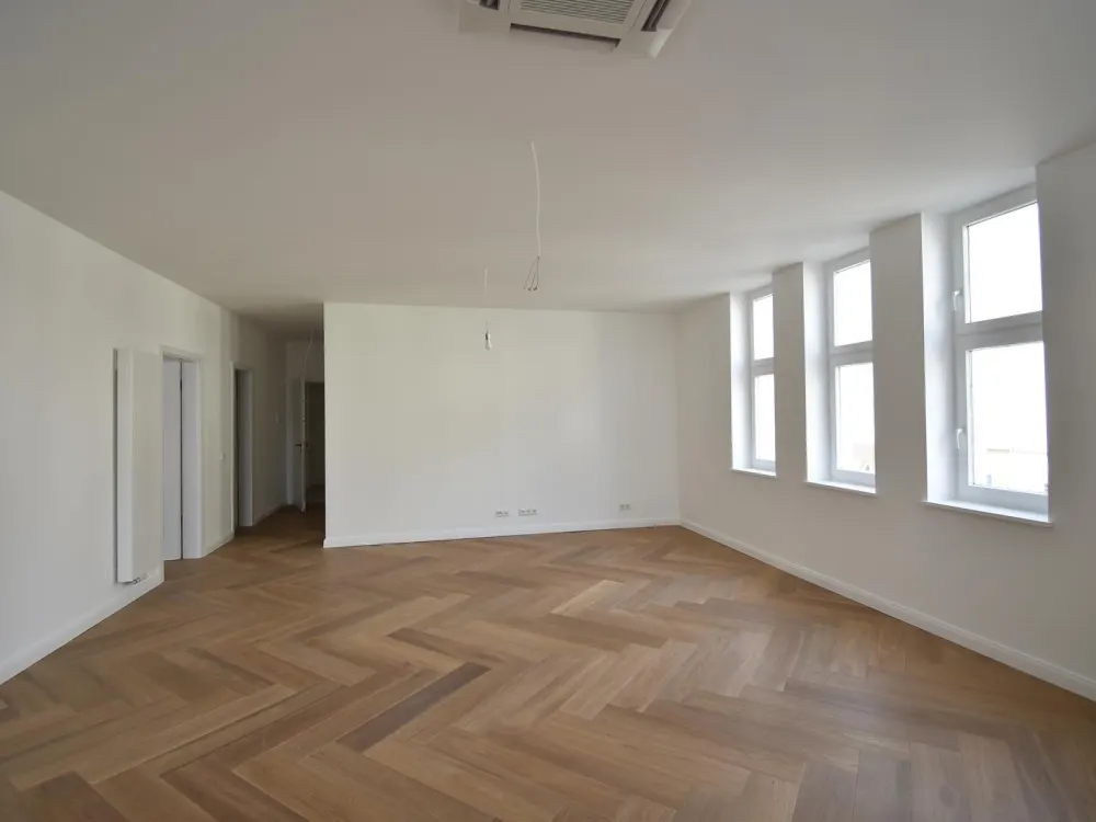 ERSTBEZUG in OBK! Moderne 2-Zi-Whg mit Altbaucharme