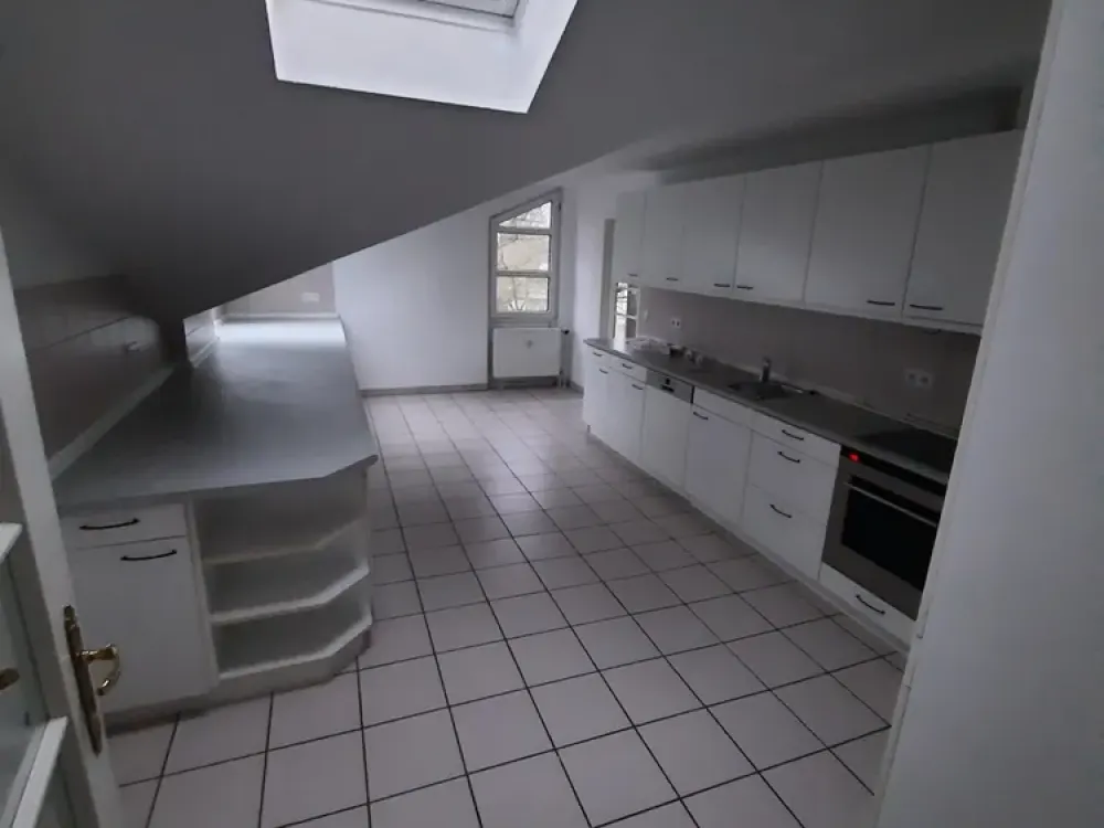 Große Dachgeschosswohnung im schönen Stadtteil Wannsee