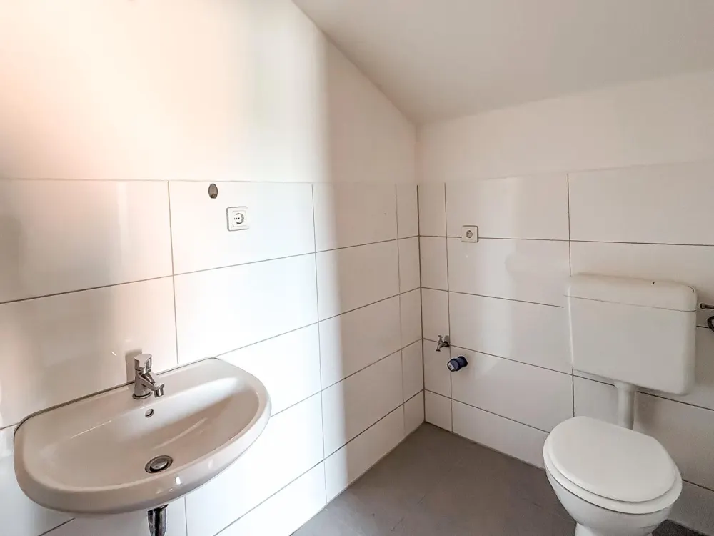 2 Zimmer - Zentrale Lage - Frisch renoviert