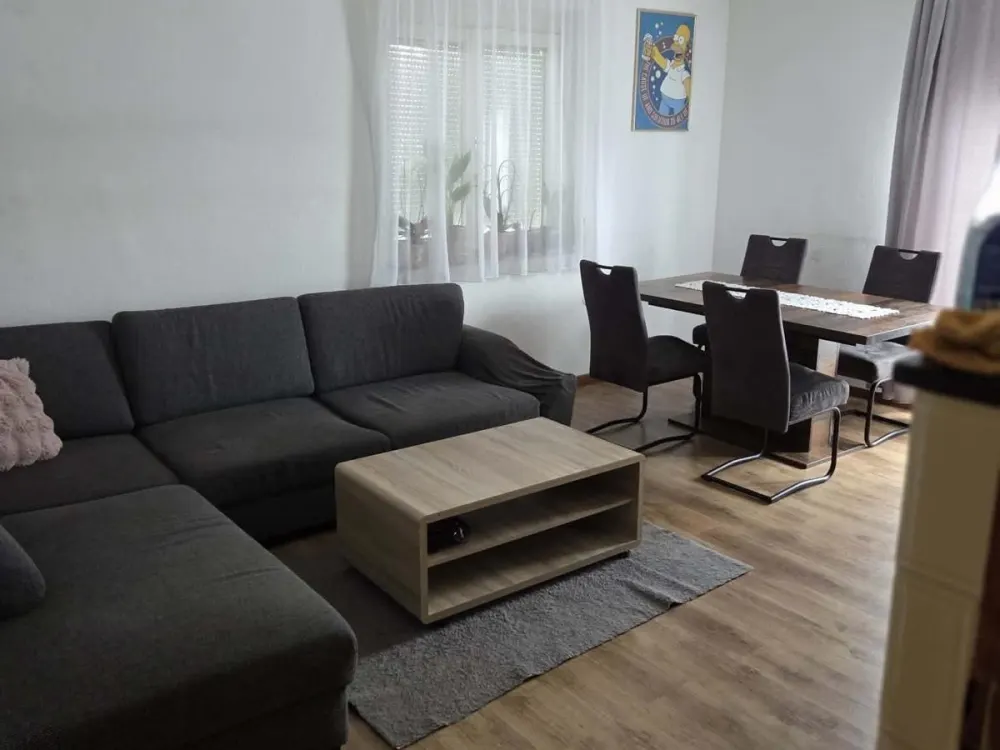 Helle 3-Zimmer-Wohnung mit EBK, 77 m², ruhige Lage