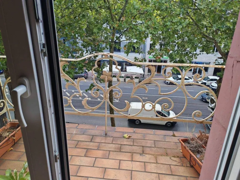 HELLE 3ZW WOHNUNG BALKON EBK DUSCHBAD ZENTRAL MAINZERLANDSTR 114 (PLATZ DER REPUBLIK/SKYLINE PLAZA)STRASSENBAHNHALTESTELLE VOR DEM HAUS)