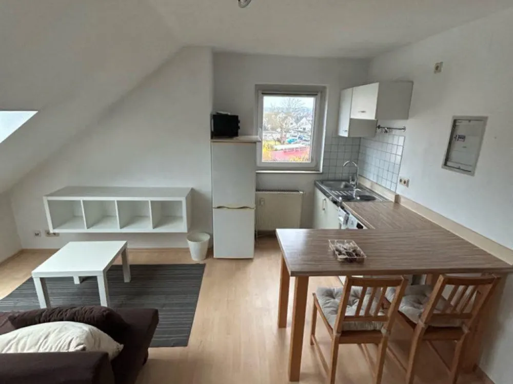 Helle, vollmöblierte Maisonette-Wohnung in Kassel ab 01.12.