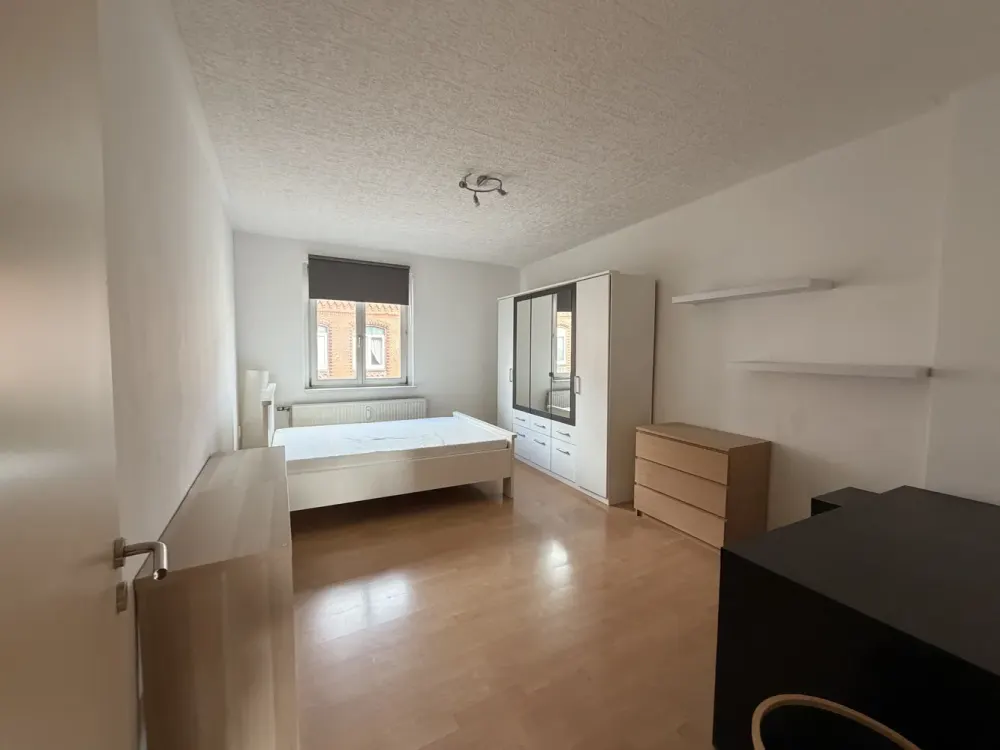Gepflegte 2-Zimmer-Wohnung mit Einbauküche direkt an der Lister Meile