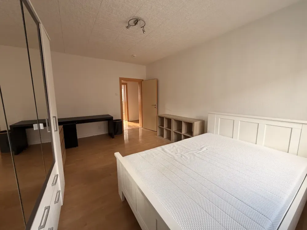 Gepflegte 2-Zimmer-Wohnung mit Einbauküche direkt an der Lister Meile