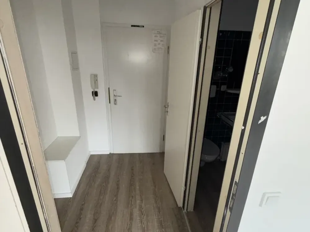 Frisch renoviertes 1-Zimmer-Apartment in Kerpen mit neuer Küchenzeile und Kellerabteil
