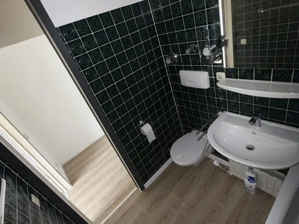 Frisch renoviertes 1-Zimmer-Apartment in Kerpen mit neuer Küchenzeile und Kellerabteil