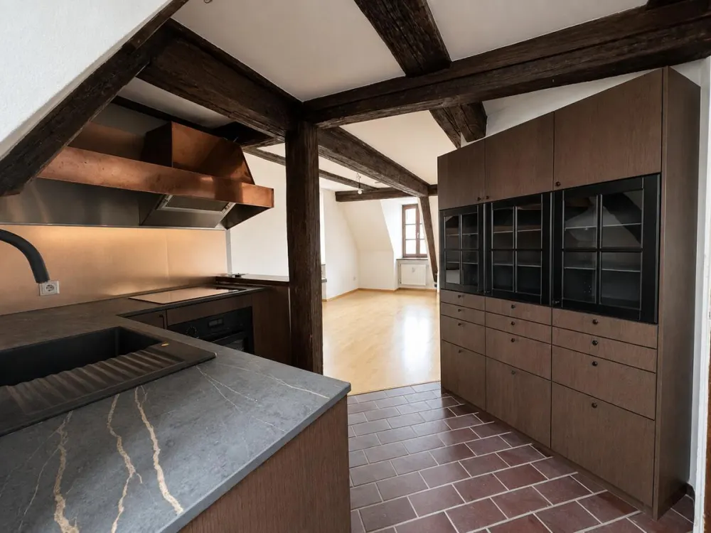 Charaktervolle DG-Wohnung mit historischem Flair im Herzen von Nürnberg - inkl. neuem Bad und Küche