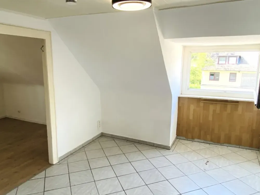 1,5 Zi.-Dachgeschosswohnung ab sofort! Fabriciusstraße! Bramfeld!