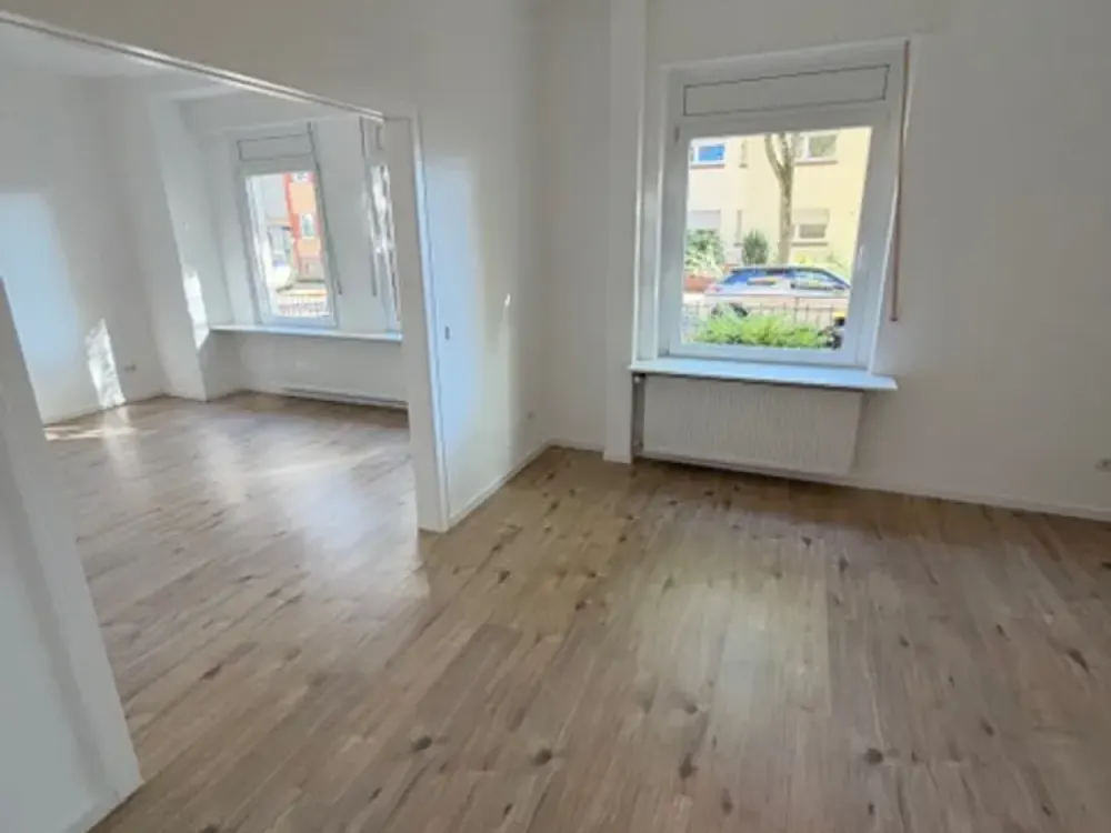 شقة في الطابق الأرضي مع غرفتين / مطبخ/طعام / حمام في Troisdorf-Oberlar، أول سكن بعد التجديد الشامل