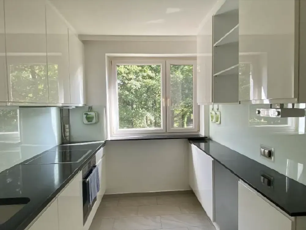 Lebendiger Alltag in Hamburg: 3-Zimmer-Wohnung mit Balkon in Niendorf