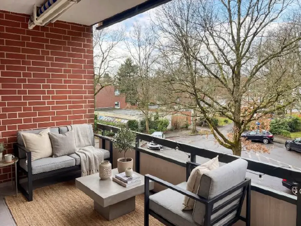 Lebendiger Alltag in Hamburg: 3-Zimmer-Wohnung mit Balkon in Niendorf