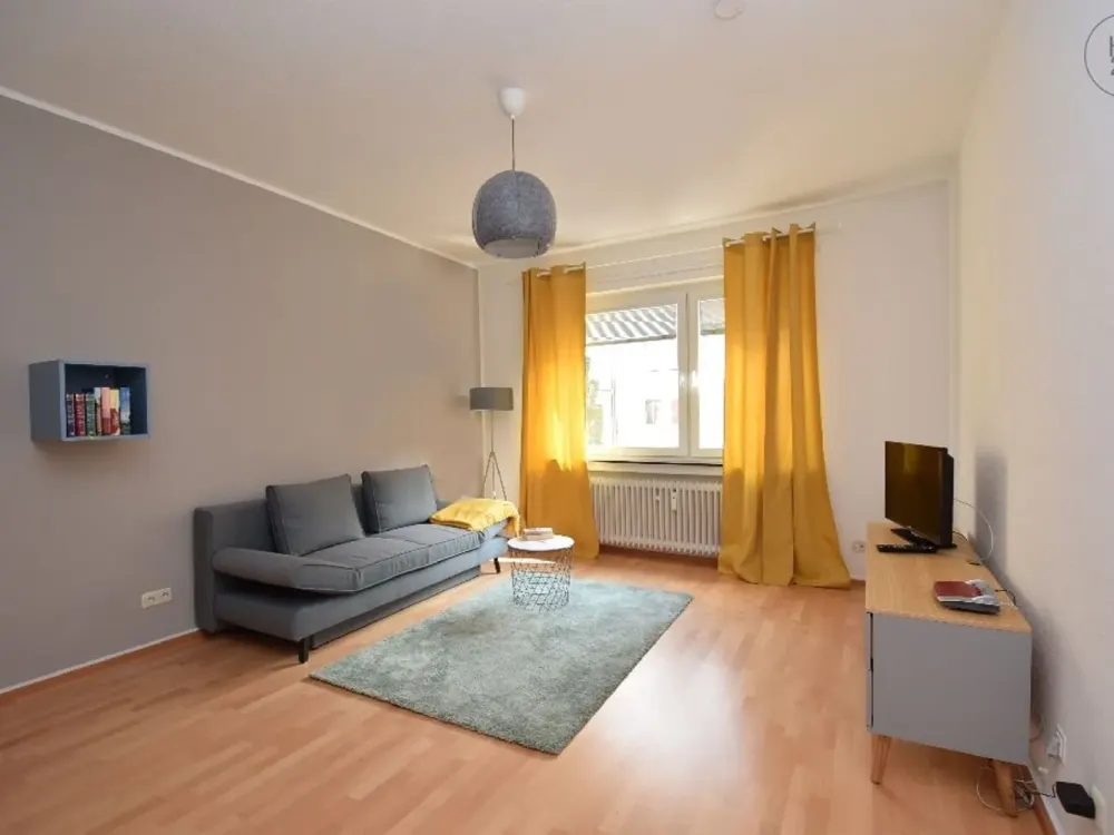 Kleine möblierte Wohnoase mit Balkon und Internet im Rathenauviertel