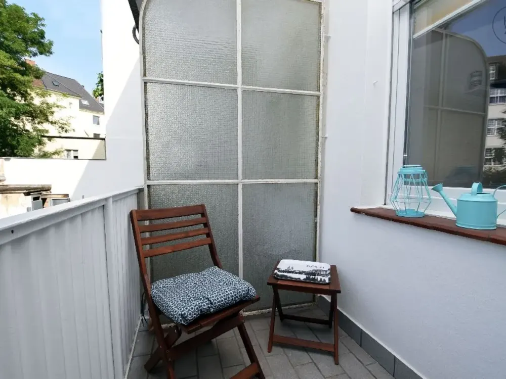 Kleine möblierte Wohnoase mit Balkon und Internet im Rathenauviertel