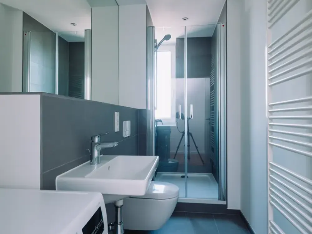 Modernisierte 2 Zimmer-Wohnung mit Einbauküche und Duschbad