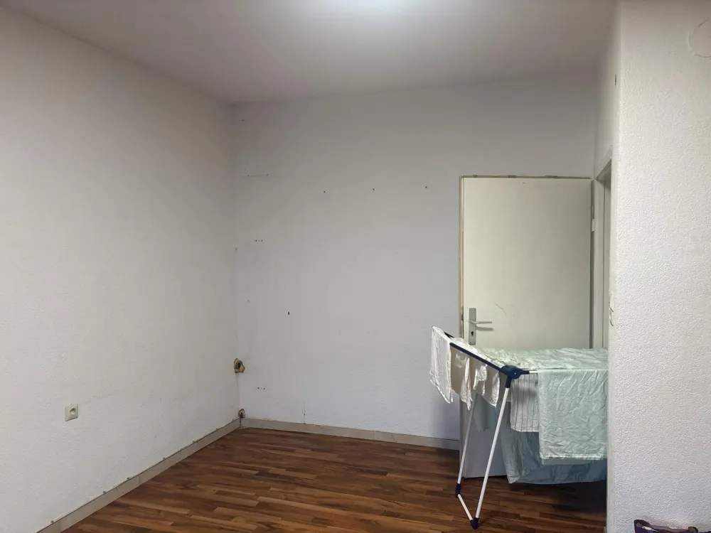 1 Zimmer zu vermieten ohne Küche! keine Jobcenter Anfragen