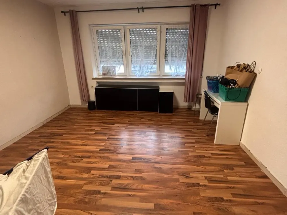 1 Zimmer zu vermieten ohne Küche! keine Jobcenter Anfragen