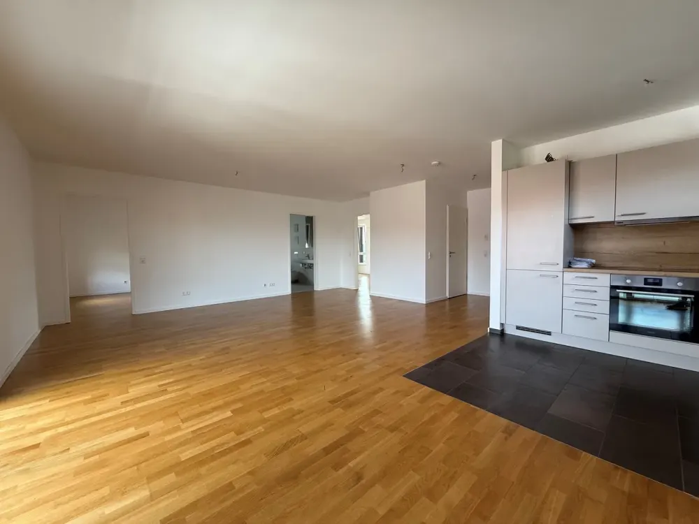 Geräumige 3 Zimmer Wohnung mit offener Küche & Balkon - Kornwestheim