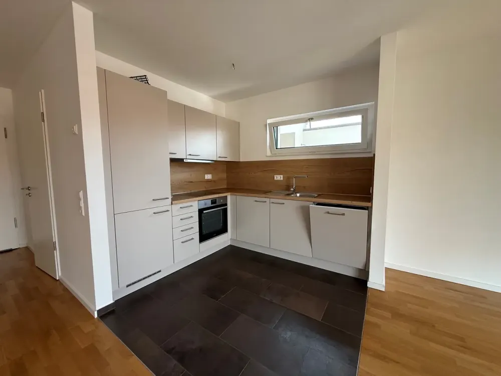 Geräumige 3 Zimmer Wohnung mit offener Küche & Balkon - Kornwestheim