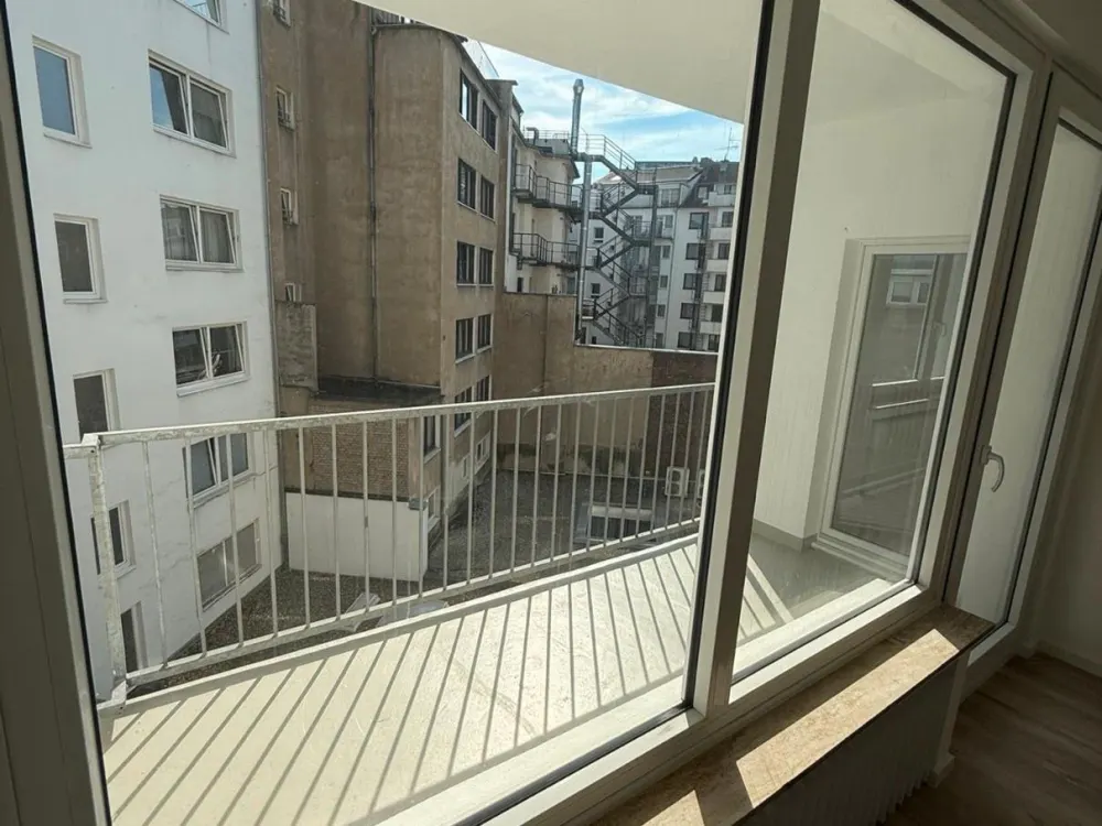 Modernes Zimmer mit Balkon in 5er WG zum 01.11.26