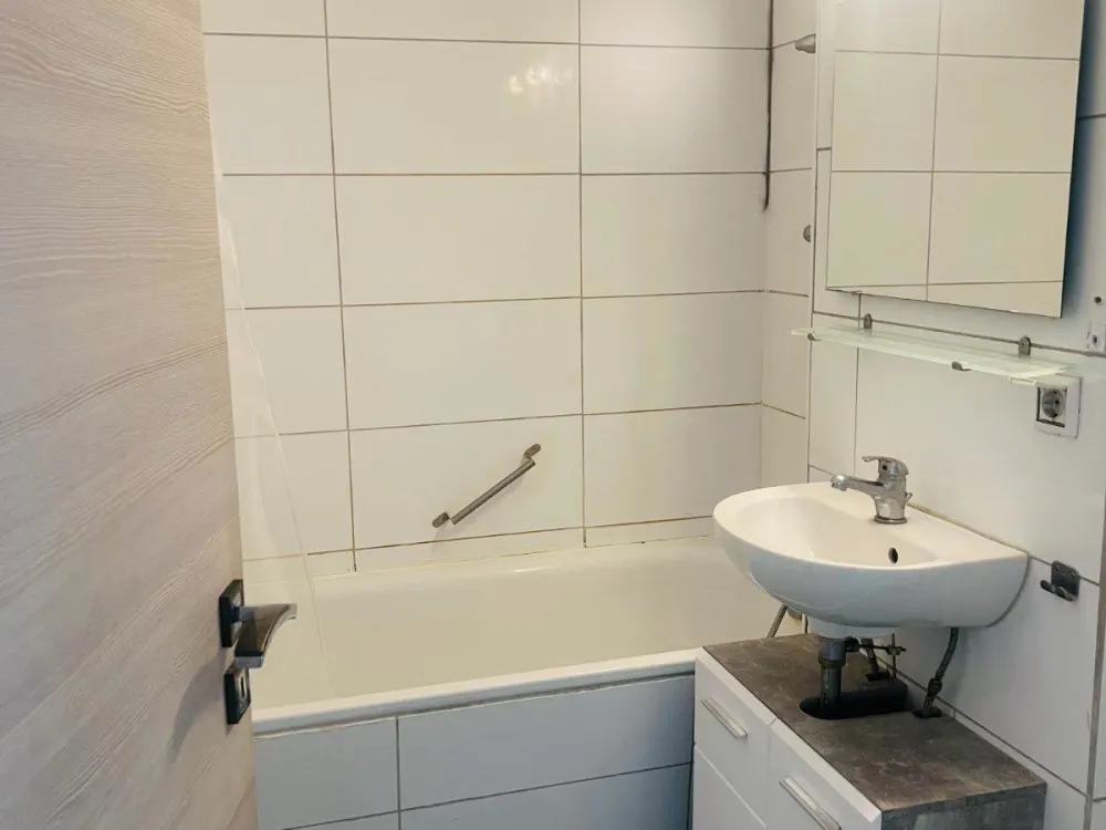 Schicke, helle 2 Zimmer Wohnung Grünlage