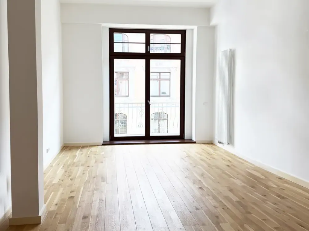Wohnen mit Charakter: ruhige 2-Zimmer-Wohnung in Mitte mit Concierge & Gym