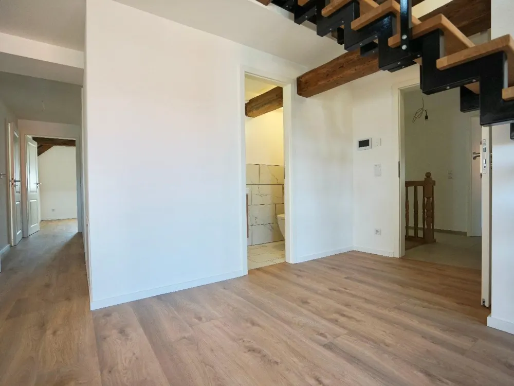 5-Zi. Maisonette mit Galerie und Masterbad, Wohnen über zwei E