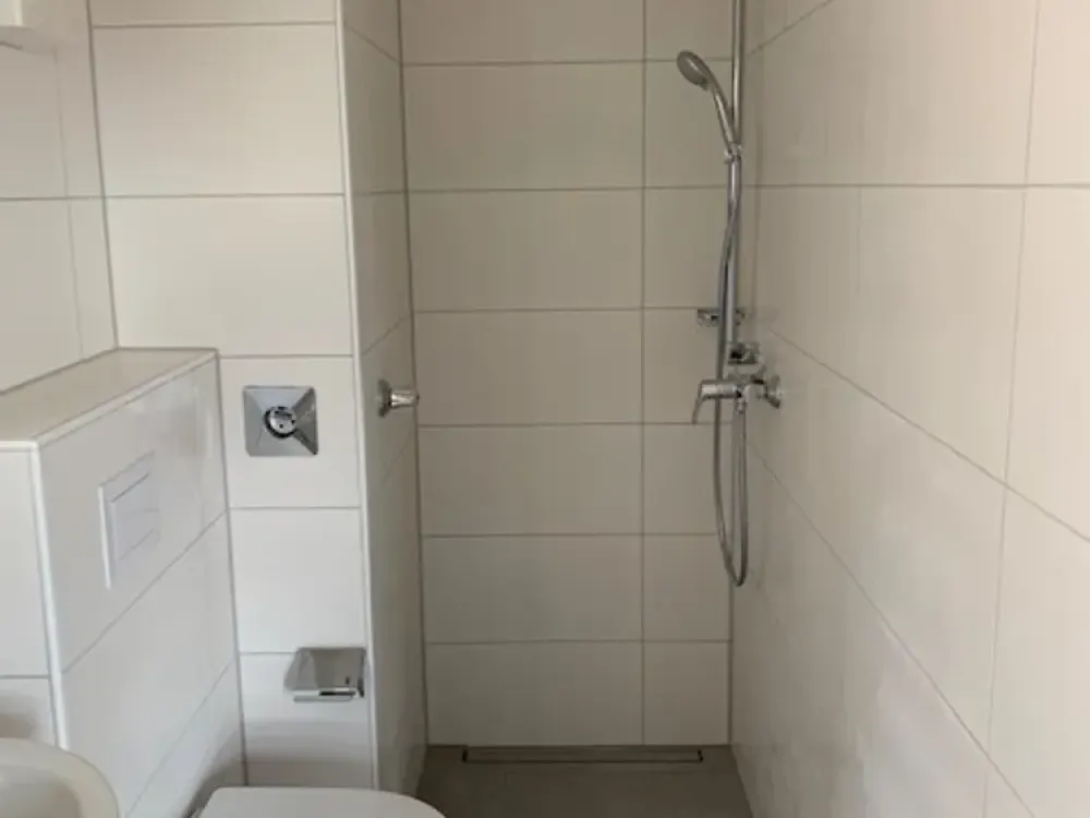 Schickes, modernes Appartement mit Balkon