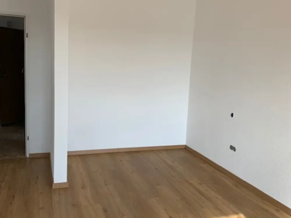 Schickes, modernes Appartement mit Balkon
