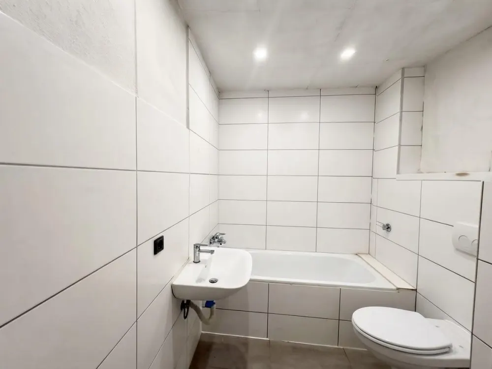 3-Zimmer-Wohnung mit neuem Bad und sep. Küche