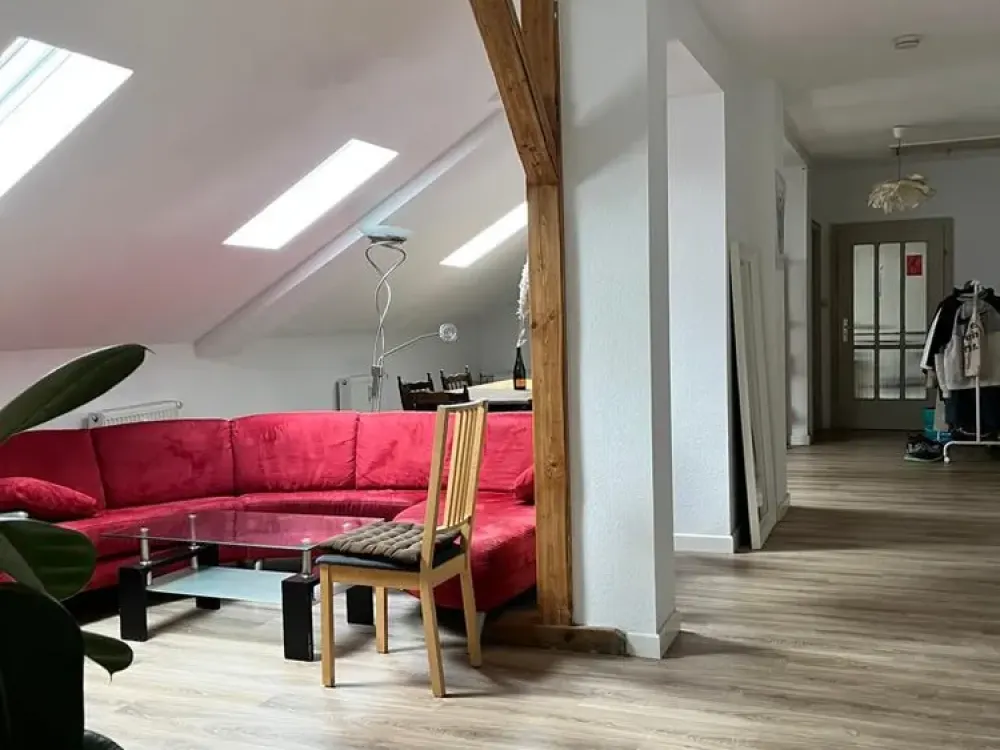 BEFRISTET BIS 31.05.2027: 5 Zimmer Wohnung in ruhiger Lage am Killesberg