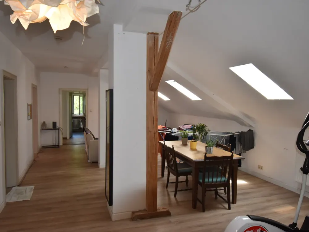 BEFRISTET BIS 31.05.2027: 5 Zimmer Wohnung in ruhiger Lage am Killesberg