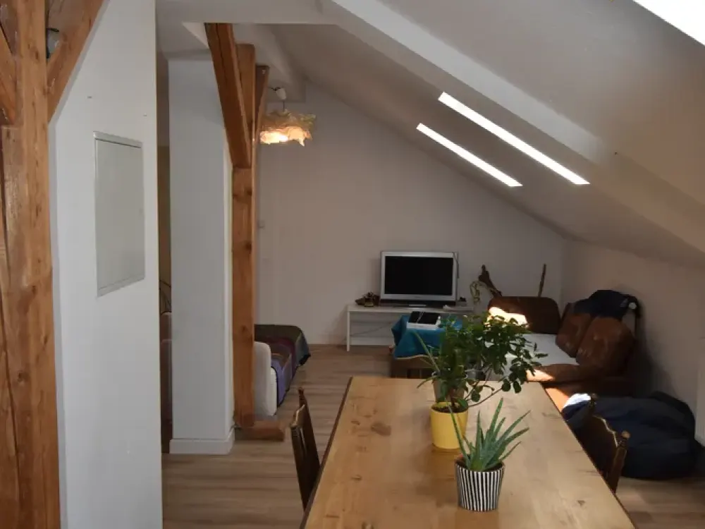 BEFRISTET BIS 31.05.2027: 5 Zimmer Wohnung in ruhiger Lage am Killesberg