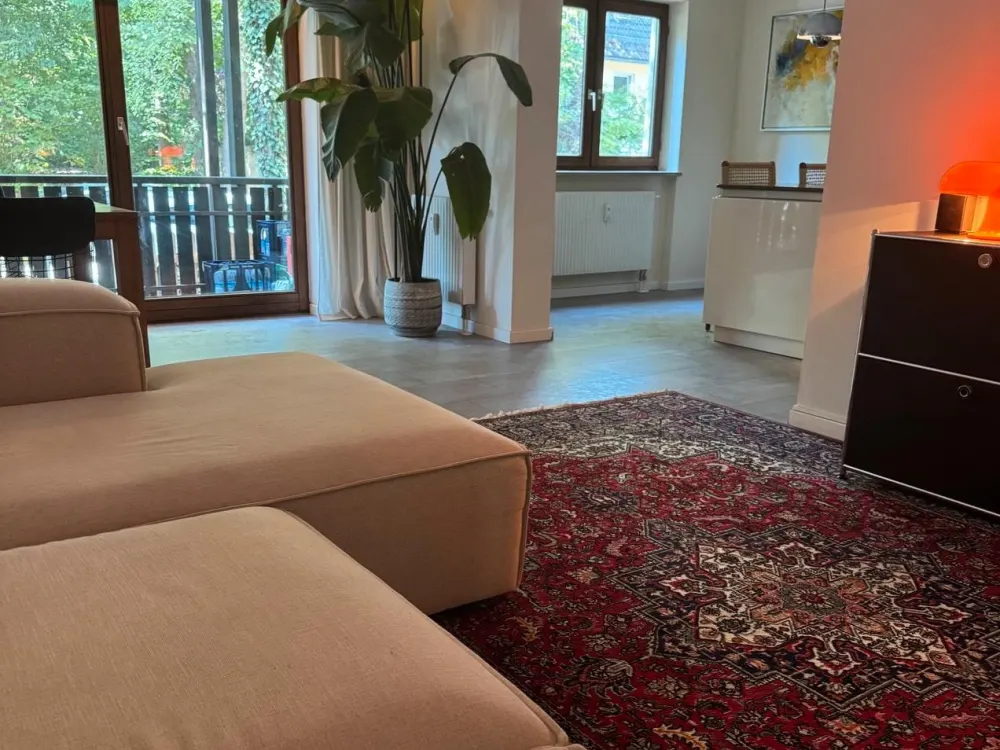 Zwischenmiete:3 Zimmer Wohnung Pienzenauerstr direkt am E-Garten
