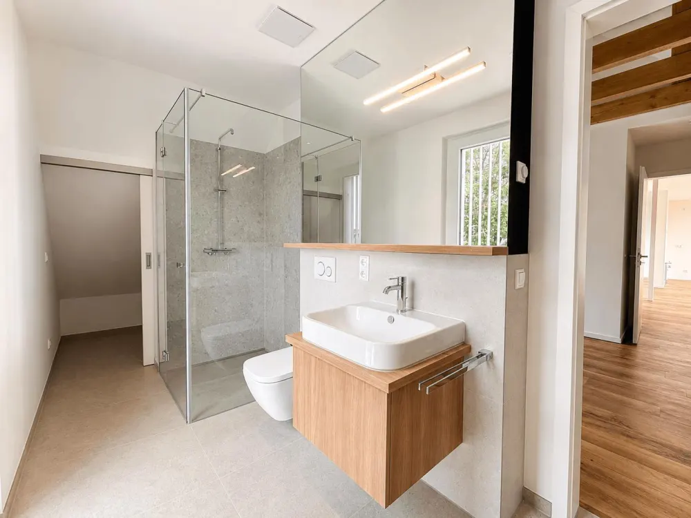 Exklusives PENTHOUSE in MACHERN I große Dachterrasse I 2 Bäder I Aufzug I Stellplatz I Keller