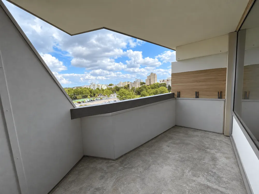Charmantes 2-Zimmer-Apartment mit Balkon in Köln Chorweiler 6/1