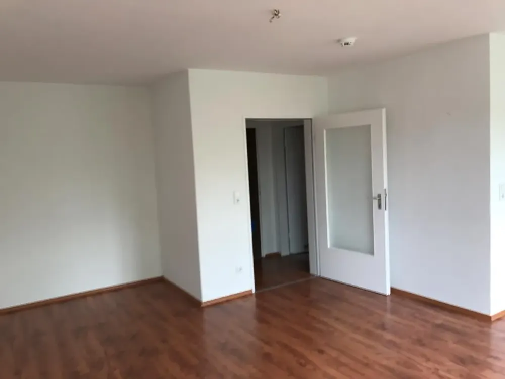 Bright 1-Room Residential Gem in Kirchrode