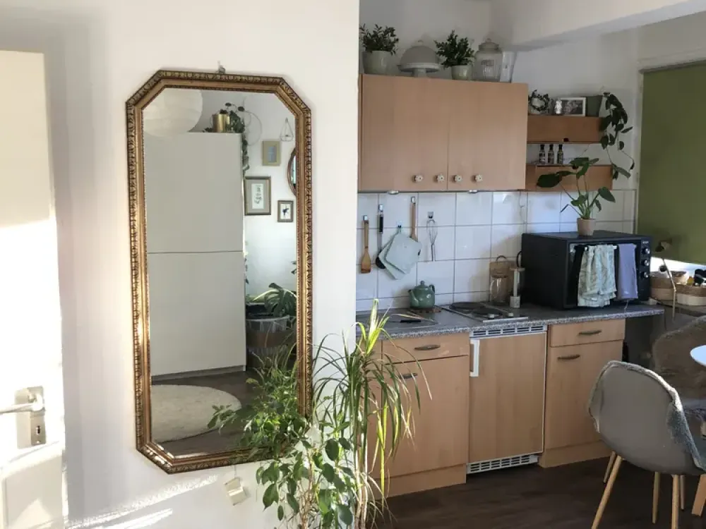 Bright 1-Room Residential Gem in Kirchrode