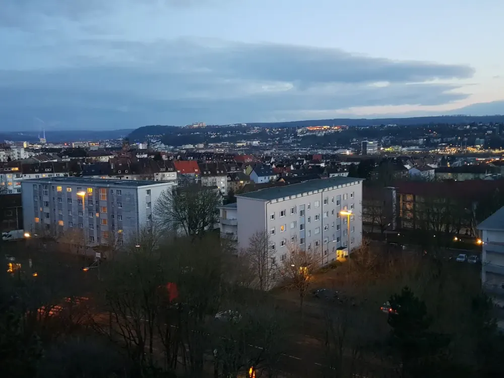 Modern 3-Room Apartment with Dreamlike View