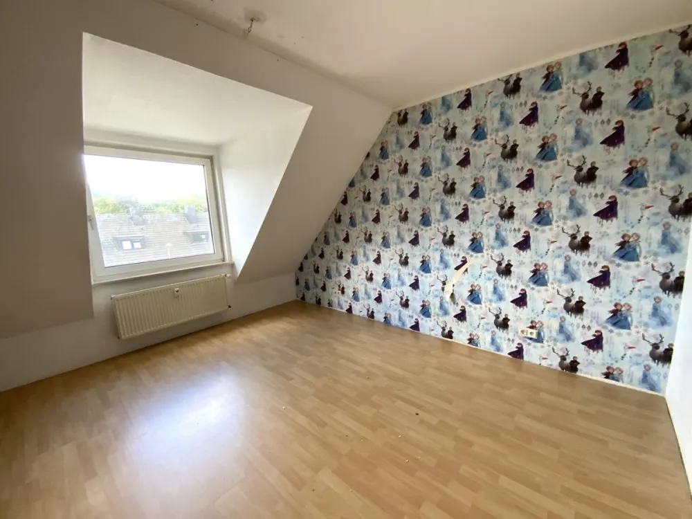 Helle 3-Zimmer-Wohnung mit besonderem Grundriss & Balkon