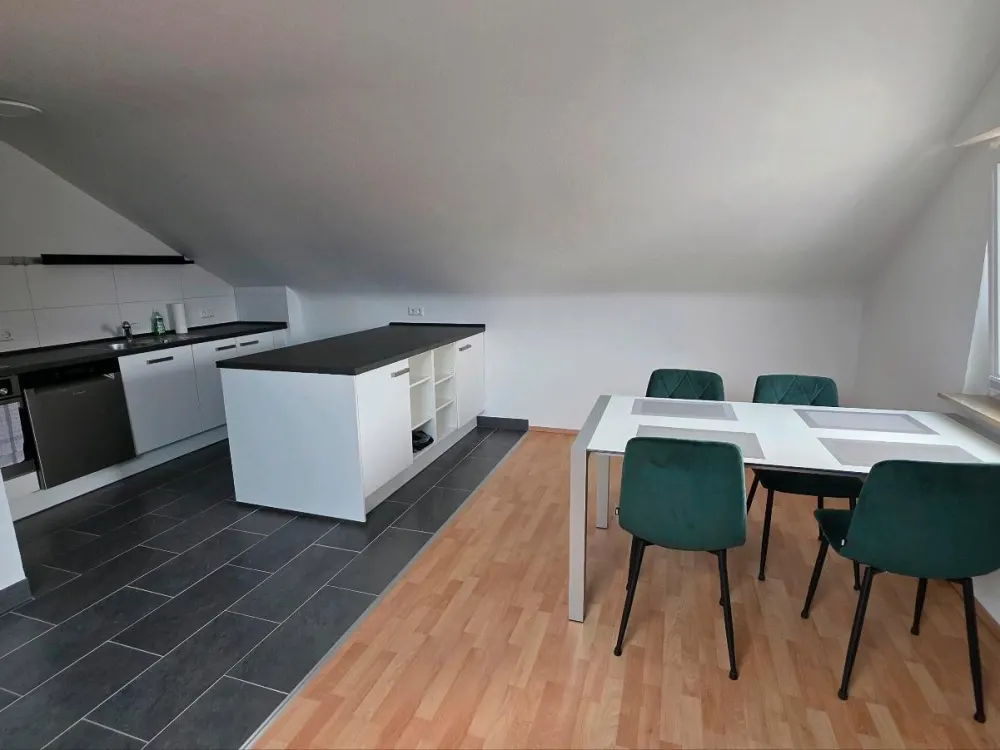 Schöne, helle 2-Zimmer-DG-Wohnung in Waiblingen-Bittenfeld