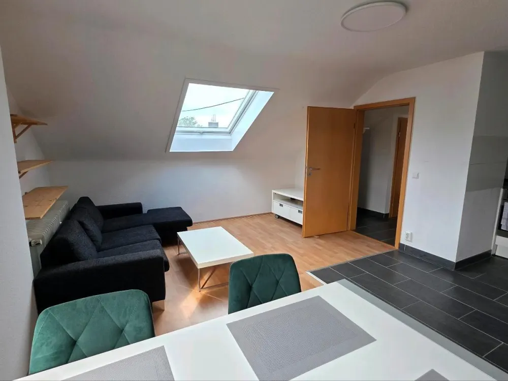 Schöne, helle 2-Zimmer-DG-Wohnung in Waiblingen-Bittenfeld