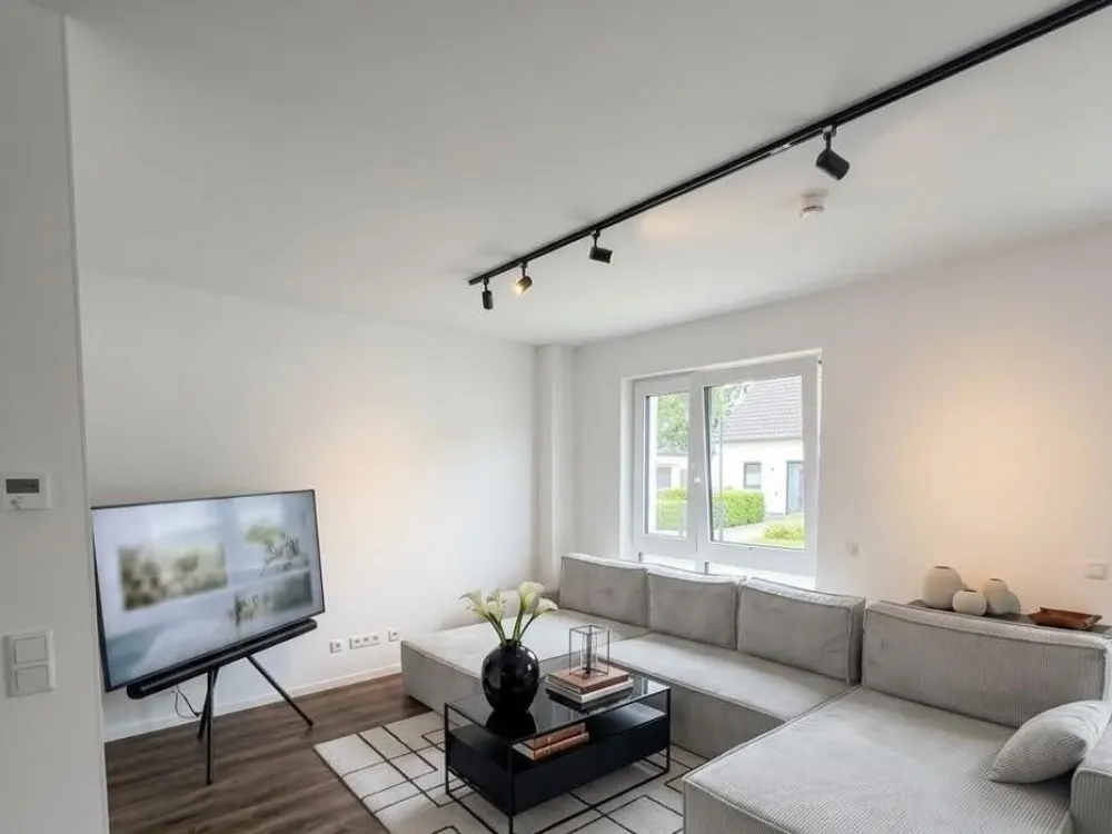Neubau-Maisonette 2023 · eigener Hauseingang · Balkon · 3 Zimmer · möbliert möglich