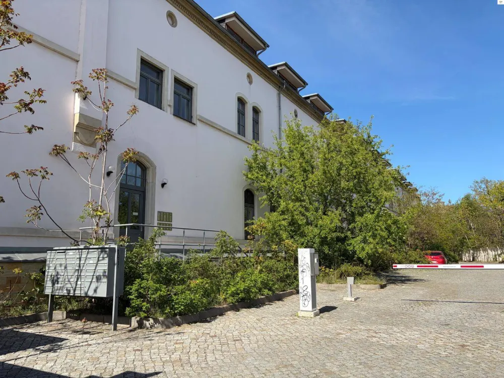 Neustadt! Dach-Apartment mit Badewanne