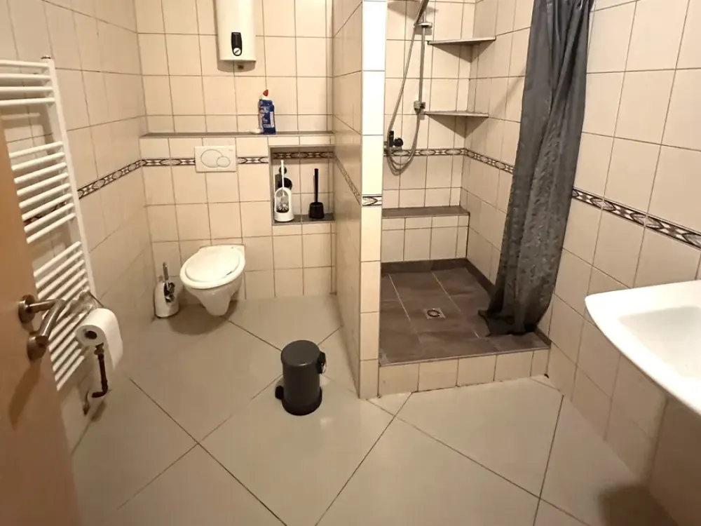 Möbliertes WG Zimmer in S-Vaihingen