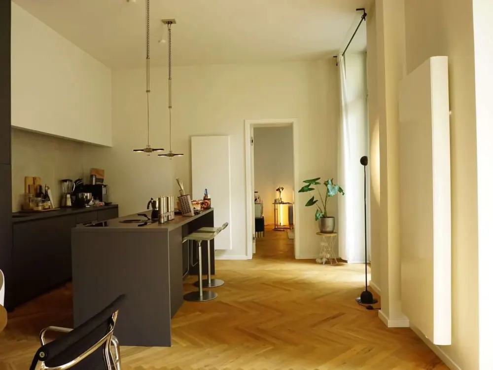 Stilvolle Wohnung in kernsaniertem Altbau mit Balkon